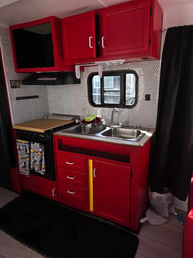 Like new renovated solar 1993 Dutchmen fifth-wheel in Travel Trailers & Campers in Vernon - Image 8