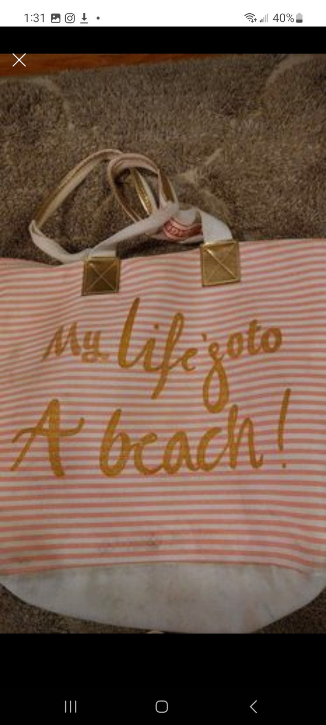 Beach Bag in Other in Hamilton - Image 3