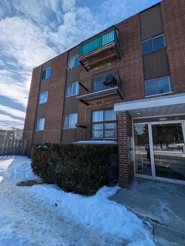 4 ½ à louer, Longueuil, au 1er étage - disponible 1er Mars