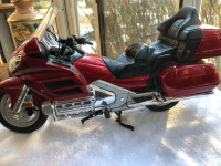 1/6 Motormax Honda Gold Wing Motorcycle Model 1:6 Mint Condition