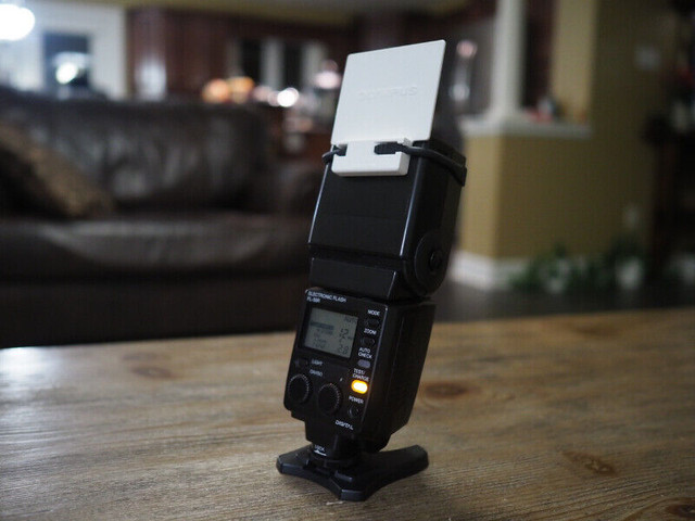 Olympus FL-50R Electronic Flash in Cameras & Camcorders in Bedford - Image 3