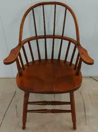 SOLID WOOD CAPTAIN'S CHAIR