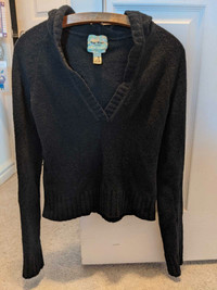 Women's sweater (medium)