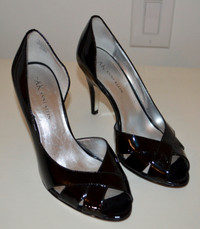 Anne Klein Black Patent Leather Peep Toe Pumps Heels Size 5.5