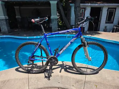 Mountain Bike "Specialized" - Vélo de Montagne "Specialized", View more