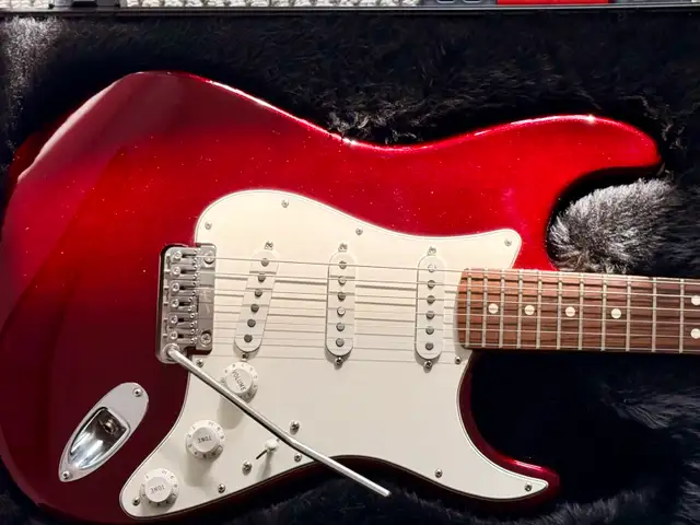 2016 Fender American STD Strat - Bordeaux Metallic (Suhr V63+) in Guitars in Ottawa - Image 3