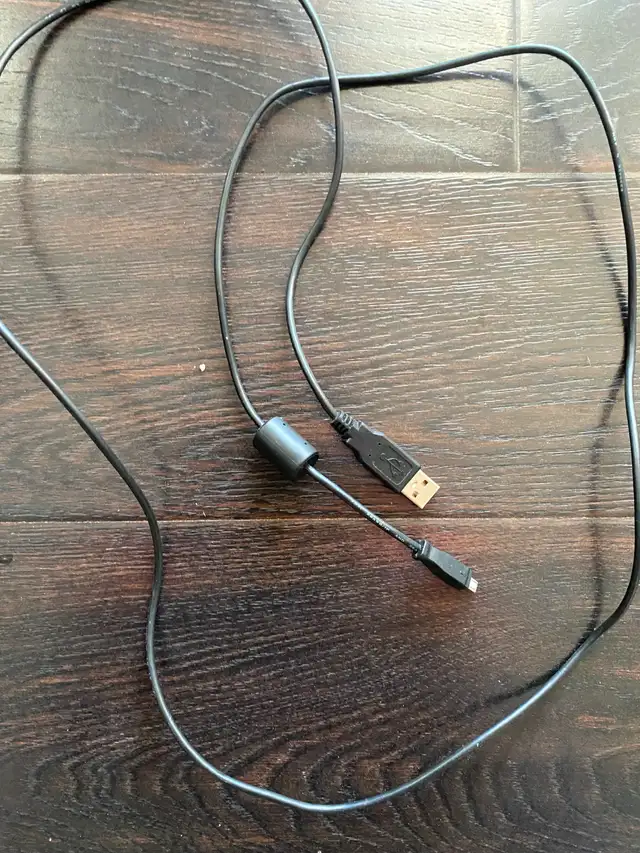 USB-A to Micro-USB charging and data cable 1.5 m. in Cell Phone Accessories in Regina - Image 3