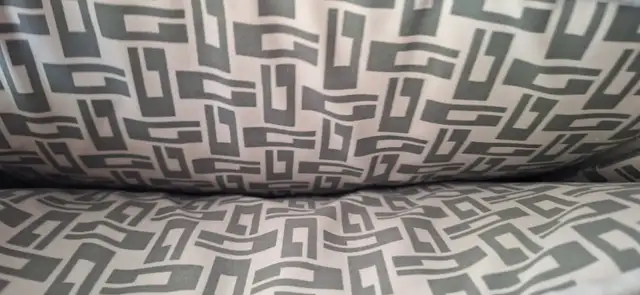 Women's Guess Briefcase in Women's - Bags & Wallets in City of Toronto - Image 3