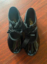 Tap shoes size 9 (toddler-preschool) in box
