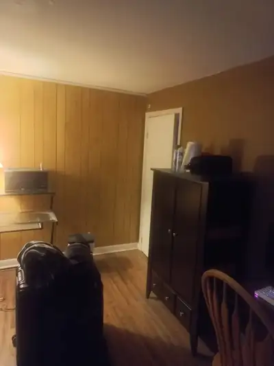 - $890 Large Room - Quiet room with 2 other roommates males - Utilities included - Near downtown - P...