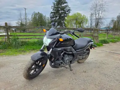 35,000km on it It’s been sitting under cover for a few months but turned on and ran no problem at al...