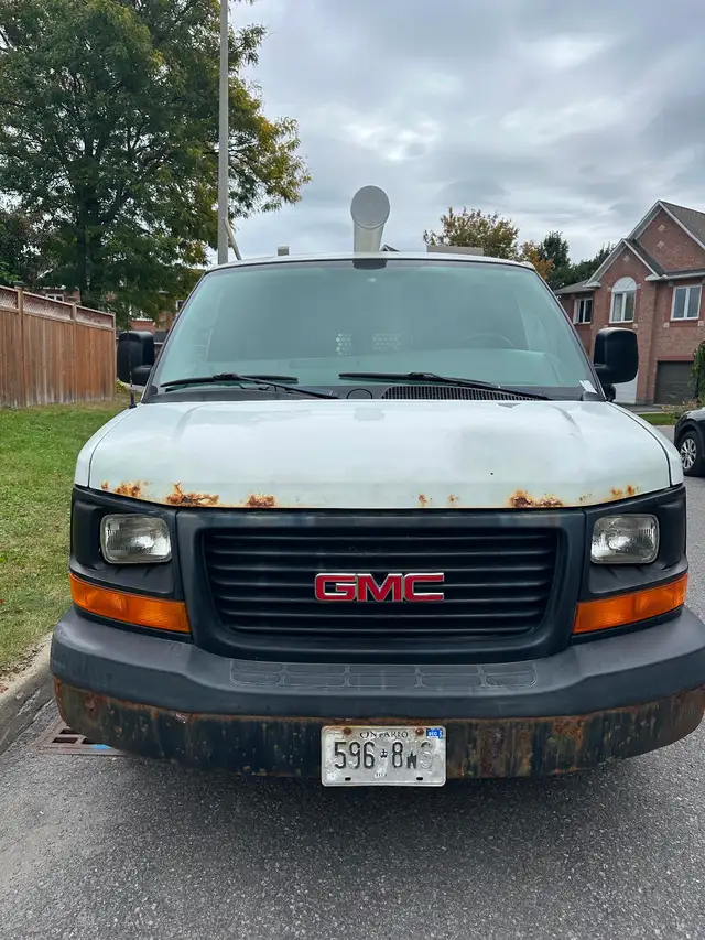 Cargo van GMC Savana 3500