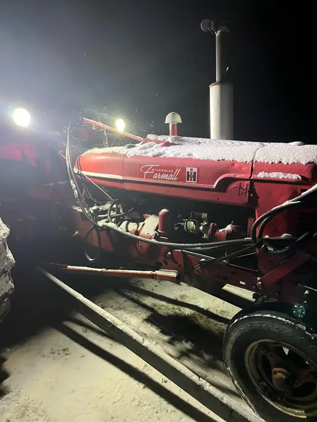 Farmall H in Other in Edmundston - Image 7