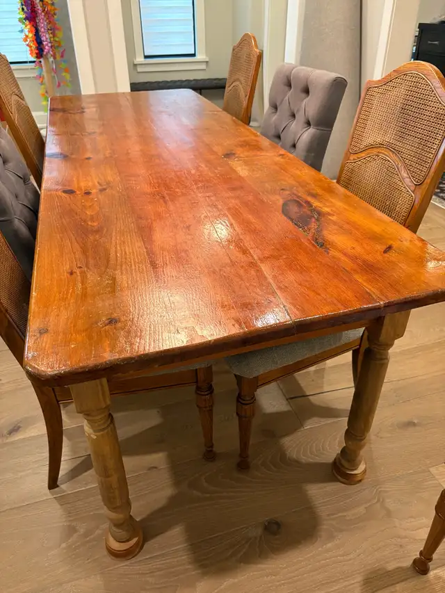 Rustic Solid Wood Farmhouse Dining Table in Dining Tables & Sets in Oakville / Halton Region - Image 3