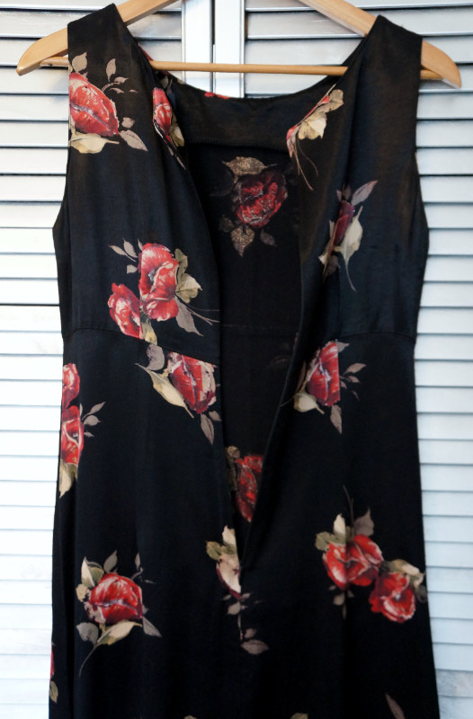 Vintage Black Floral Dress - size 11 - Medium in Women's - Dresses & Skirts in City of Toronto - Image 3
