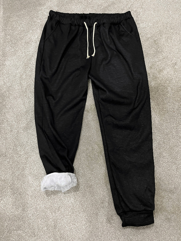 Women’s high waisted Sherpa lined black sweatpants with pockets in Women's - Bottoms in Edmonton