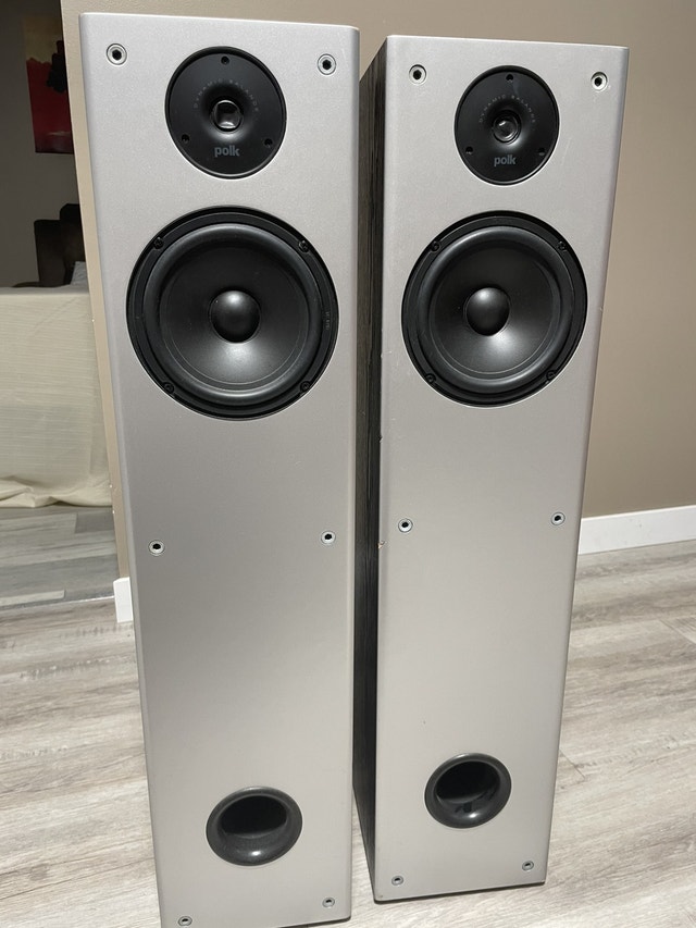 polk audio tower speakers na Speakers Winnipeg Kijiji
