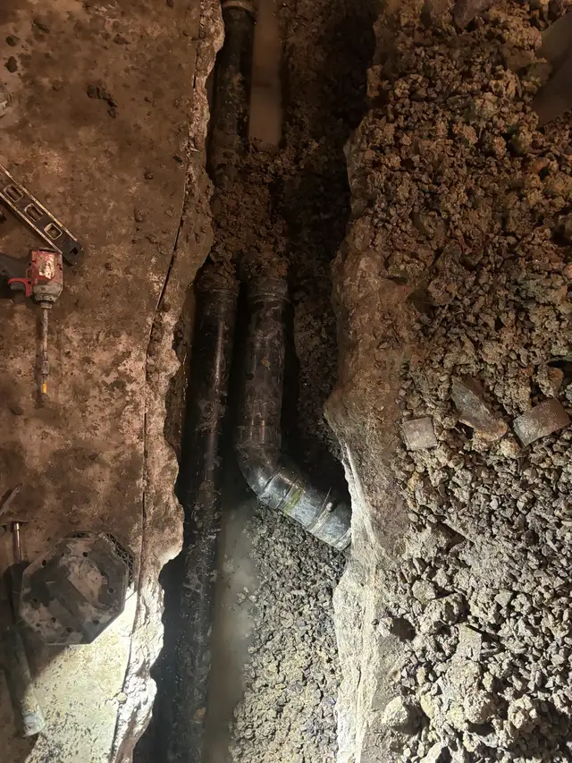 plumber/plombier62864354487810122