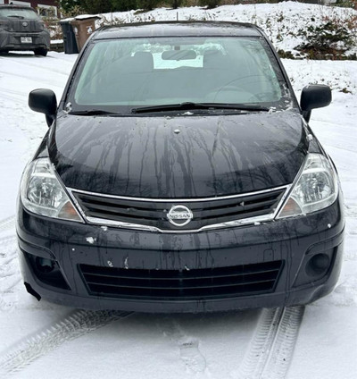 Nissan Versa Black Automatic Very Clean 