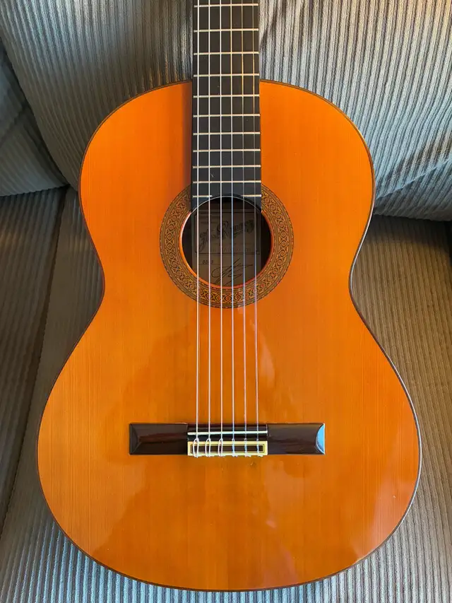José Ramírez 1A – 1975 in Guitars in Québec City - Image 5