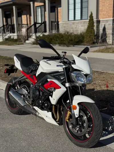2014 Triumph Street triple 675R Only 14,850kms Less than 1500 kms after changing the tyres No accide...