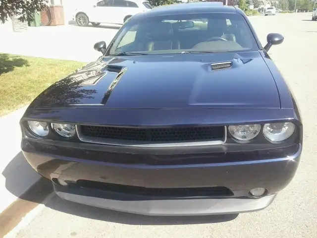 2012 Challenger Hemi RT  Low Kms Serviced by Chrysler