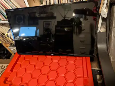 LG 32 inch Monitor model 32MP58HQ - P  32 INCH With Wall Mount, View more