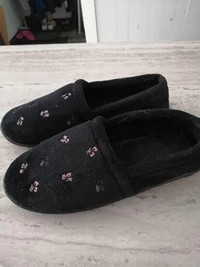 Woman's slippers