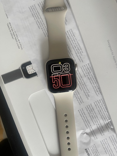 BRAND NEW APPLE WATCH SE 2 STARLIGHT BATTERY, View more