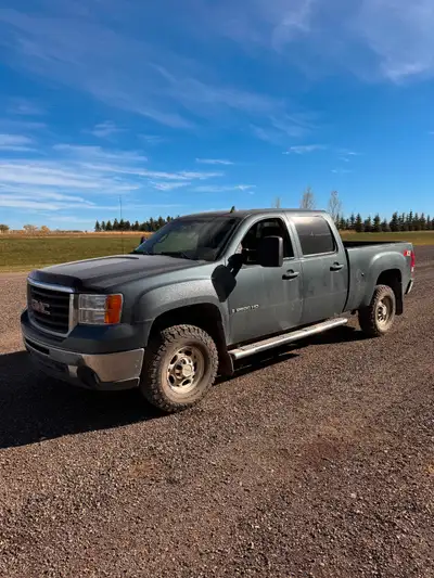 Looking for a reliable, tough truck? We have a very well-maintained 2009 GMC Sierra 2500 HD. This tr...