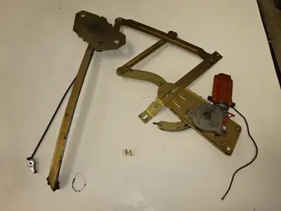 Right window lift mechanism for Maserati Indy, original, used. Price on request. More parts availabl...