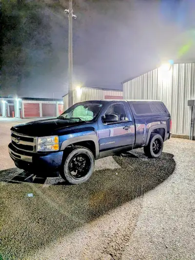 Chevrolet Silverado 1500 WT Single Cab Short box (rare) $6200 as is 215,000km 4.3L V6 RWD Leer Bed C...