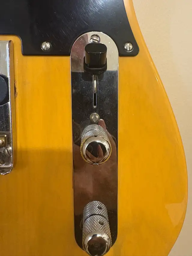 2002 fender telecaster American professional in Guitars in Barrie - Image 6