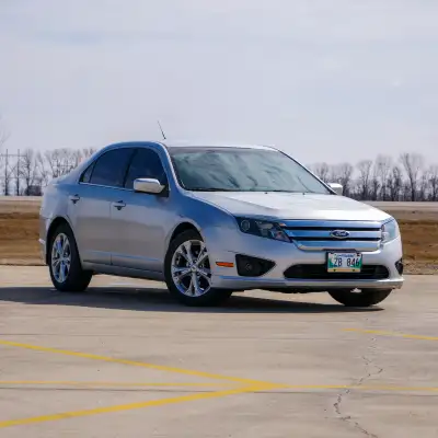 Hey! I’m selling my 2012 Ford Fusion, it has 218k Kilometres on it and it runs and drives like new....