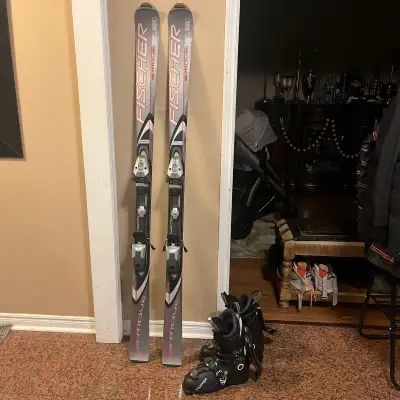 162 Atomic ski . Low km After waxing and sharpening Boots I have size 23.5,24.5,25.5,26.5,27.5. 28.5...