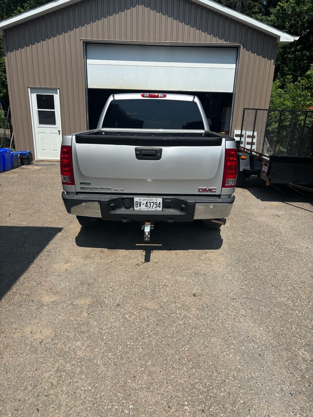 2011 GMC Sierra SLE Z71 4x4 Crew Cab low km in Cars & Trucks in Oakville / Halton Region - Image 4