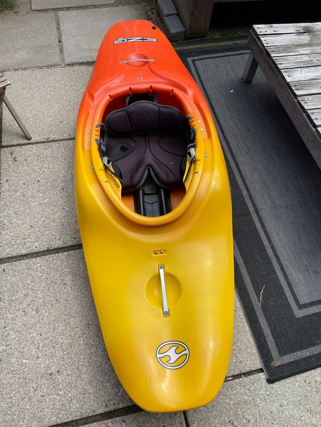 Wave Sport EZG42 kayak,paddle and life jacket. Other London Kijiji