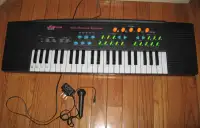 Teaching Electronic Keyboard / VTech Kidi Star Karaoke Machin