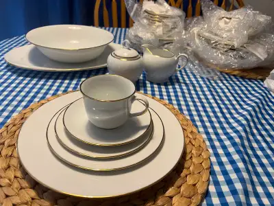 Royal Doulton Simply Gold, 8- 5 piece place settings, with platt, View more
