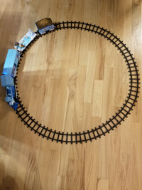 Lionel Disney's Frozen Battery-Powered Model Train Set