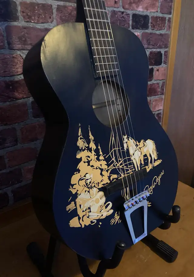 1958 Harmony Roy Rogers Right-handed /droitière guitar in Guitars in West Island - Image 3