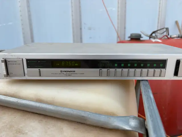 pioneer amp A-30 with synthesizer and 2 speakers62863271142913123