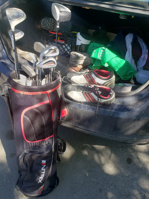 Left hand mens golf clubs in Golf in Victoria