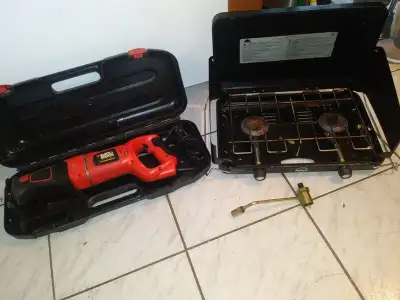 POÊLE AU GAZ PROPANE 40$ COMME NEUF OUTIL CÉSAR FONCTIONNE TRÈS BIEN 40$