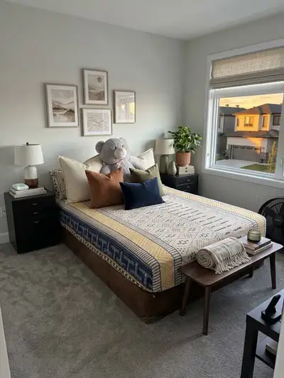 Private fully furnished room available starting Nov 1 for a female tenant, in a brand new home (Orle...
