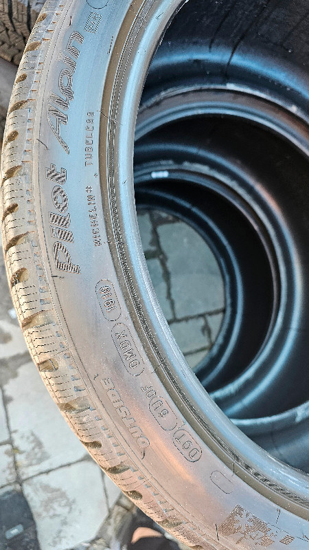 265/35/20 Michelin winter tires 90% tread in Tires & Rims in Markham / York Region - Image 3