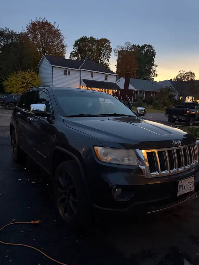 2012 Jeep Grand Cherokee594614273841582081