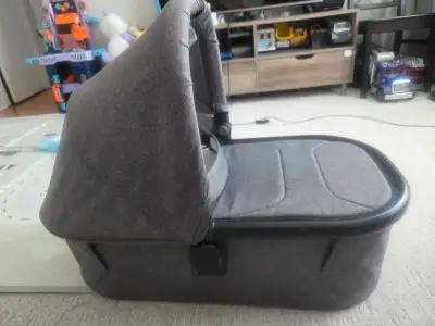 Uppababy Vista V3 Bassinet, View more