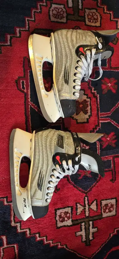 Bauer Men's Ice Skates Size 8D, View more