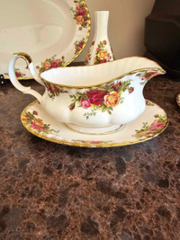 Royal Albert Old Country Roses. Bone China Gravy Boat with Under
